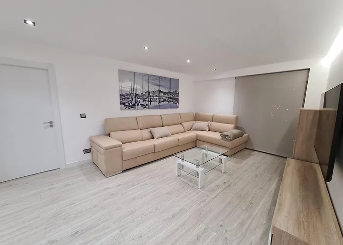 104a 8 Personas * Gijón